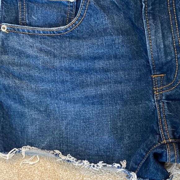 Lucky Brand Mid Rise Cut Off Jean Shorts Size 30 - Picture 5 of 9